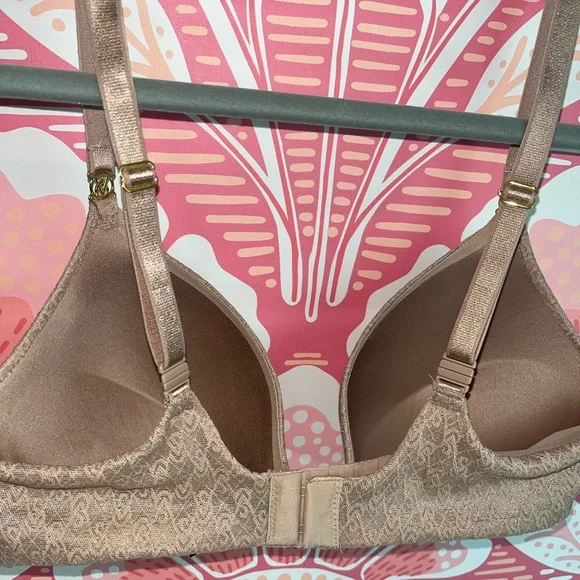 VS Icon Push Up Demi Bra - Picture 8 of 13